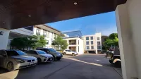 Emmaline Hotel NAN - parking
