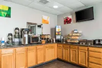 Quality Inn Austintown-Youngstown West - breakfast