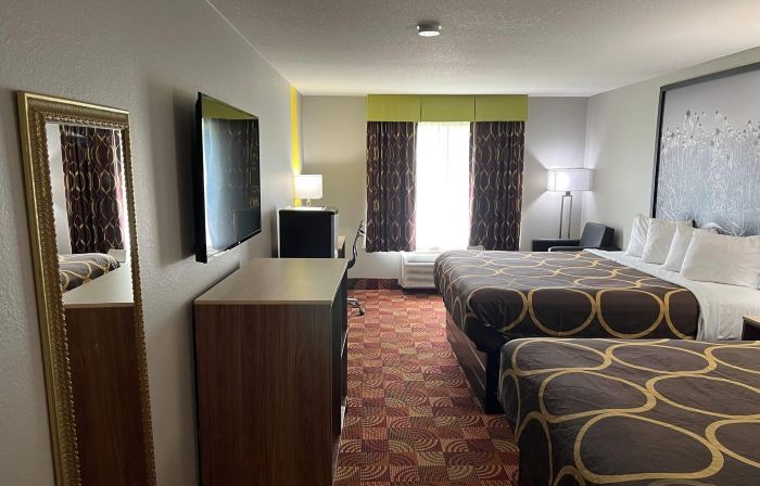 Super 8 by Wyndham Lake of the Ozarks