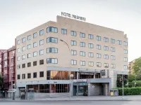 Acta Pirámides Hotels near Madrid Arena