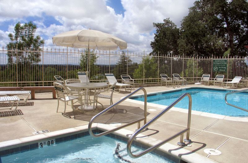 Hilton Garden Inn Redding photo 2