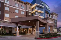 Courtyard Houston Kingwood - parking