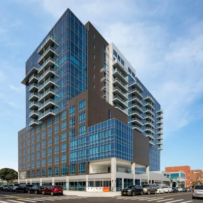 Four Points by Sheraton Flushing Hotels near Cooperman Plaza