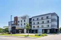 Fairfield Inn & Suites Minneapolis North - parking