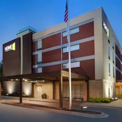 Home2 Suites by Hilton Charlotte I-77 Tyvola Rd Hotels near Midwood Park