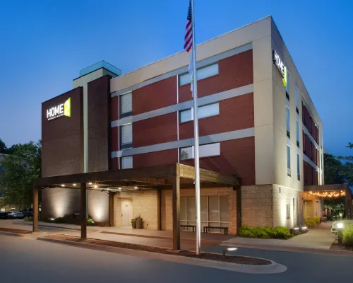 Home2 Suites by Hilton Charlotte I-77 Tyvola Rd Hotels near Executive Park