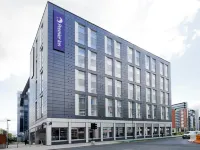 Premier Inn Leeds Cc (Whitehall Road) Hotels near Mint Warehouse