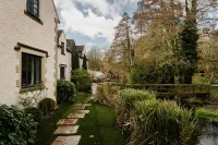 Wild Thyme & Honey - parking