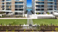 Poolside 2-bed Apartment at Lake Kawana - 4-Star