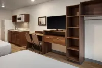 WoodSpring Suites Washington DC Northeast Greenbelt - Pet-friendly