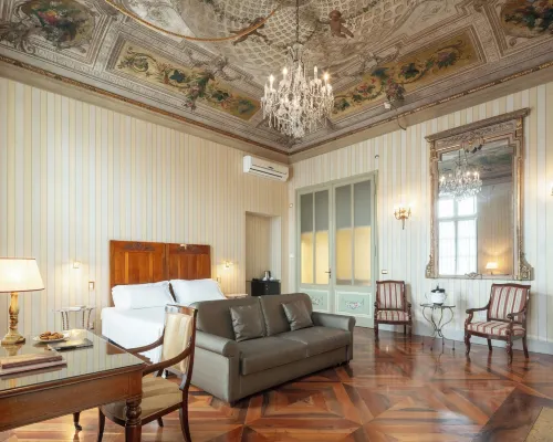 Hotel Roma e Rocca Cavour Hotels near Museo del Risorgimento