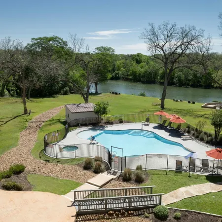 Courtyard New Braunfels River Village
