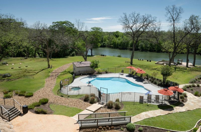 Courtyard New Braunfels River Village