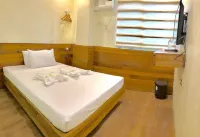 2 季行政套房酒店 - 停車場