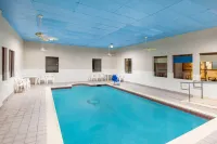 Days Inn & Suites by Wyndham NASA Space Center Houston - Hot Tub