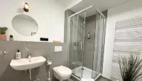 Close to the city center with parking space, balcony, lockable bike box & charging station - Balcony
