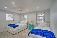Matlacha Waterfront Retreat: Dock & Hot Tub! - 무료 와이파이