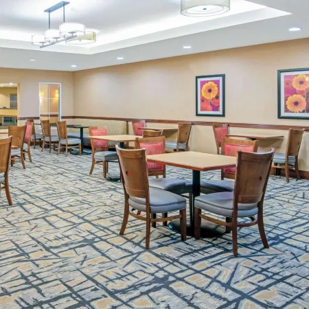 La Quinta Inn & Suites by Wyndham Lawton / Fort Sill
