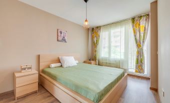 Bright and Newly Refurbished Apartment Near Center