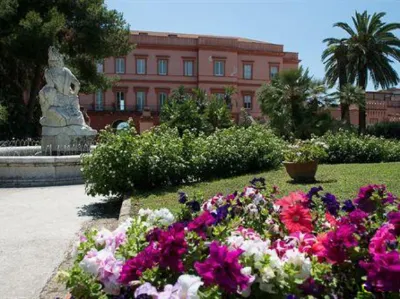 Miglio D'Oro Park Hotel Hotel in zona OVS