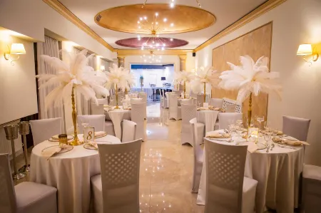 Hotel Capital with Private Wellness Отели рядом с достопримечательностью «Agrokomplex»