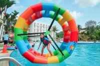 Harris Resort Waterfront Batam - Beach