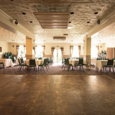 Pinegrove Hotel
