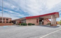 Red Roof Inn Marion, VA Hotels near Marion Stadium