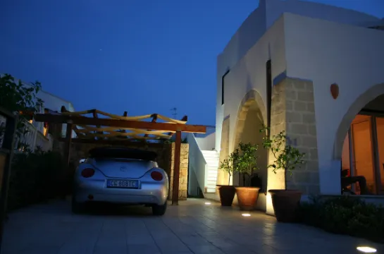 Apartment 3 with Pool and Sea View