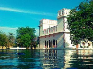 Hotel Bijay Niwas Palace