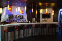 DoubleTree by Hilton Quebec Resort - bars