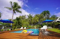 The Black Pearl Beachside Apartments - Pools