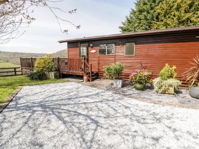 Summertime Lodge