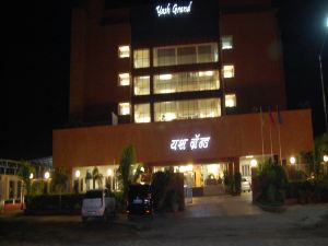 Hotel Yash Grand