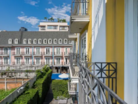 La Petite Salil Sukhumvit Thonglor 1 Hotels near Noble Remix