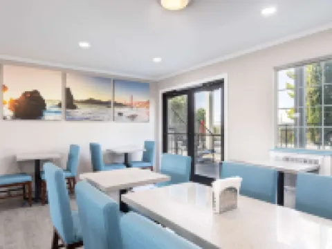 雷德布拉夫戴斯酒店 雷德布拉夫酒店