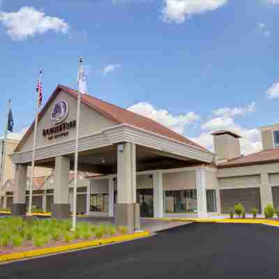 DoubleTree by Hilton Harrisonburg Hotel Exterior