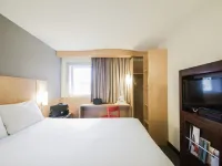 イビス ロンドン ヒースロー エアポート ウィロー・ツリー・オープン・スペース周辺のホテル