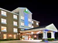 Holiday Inn & Suites Dallas-Addison