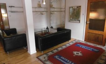 Hotel Emanuelssons - Housity