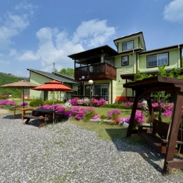 Hoengseong Byeoreulssoda Pension Отели рядом с достопримечательностью «Поле для гольфа Oak Valley Resort»