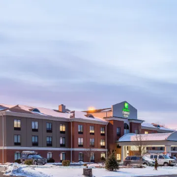 Holiday Inn Express & Suites WHITE HAVEN - POCONOS by IHG