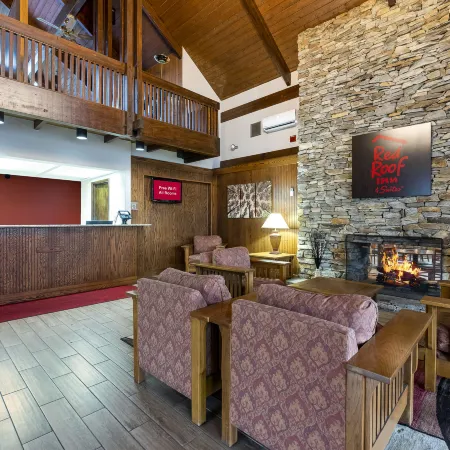 Red Roof Inn & Suites Hazleton