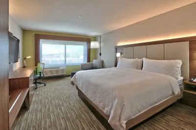 Holiday Inn Express & Suites Albuquerque East