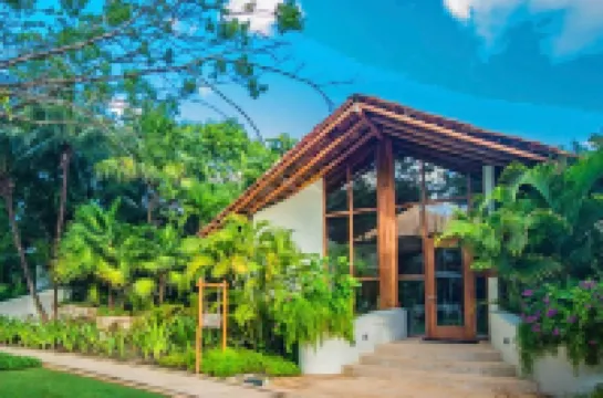 Mahekal Beach Front Resort & Spa โรงแรมใน