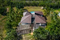 Villa for Private Events Hotels near Mas Flow Game Tech