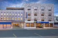 Scholar Morgantown, Tapestry Collection by Hilton - Gym