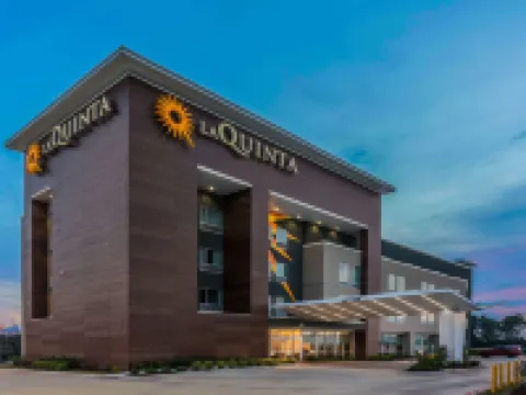 La Quinta Inn and Suites by Wyndham Houston Spring South Hotels in Spring