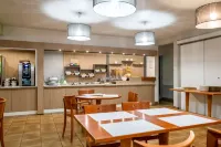 Comfort Hotel Lille Lomme - breakfast