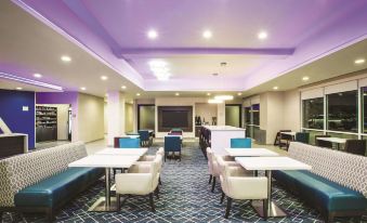 La Quinta Inn & Suites by Wyndham Dallas Northeast-Arboretum